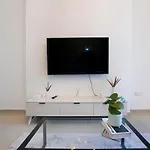 1 Bedroom With Gym Pool