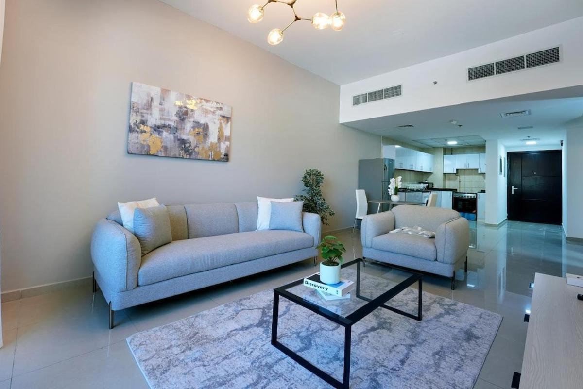 1 Bedroom With Gym Pool *