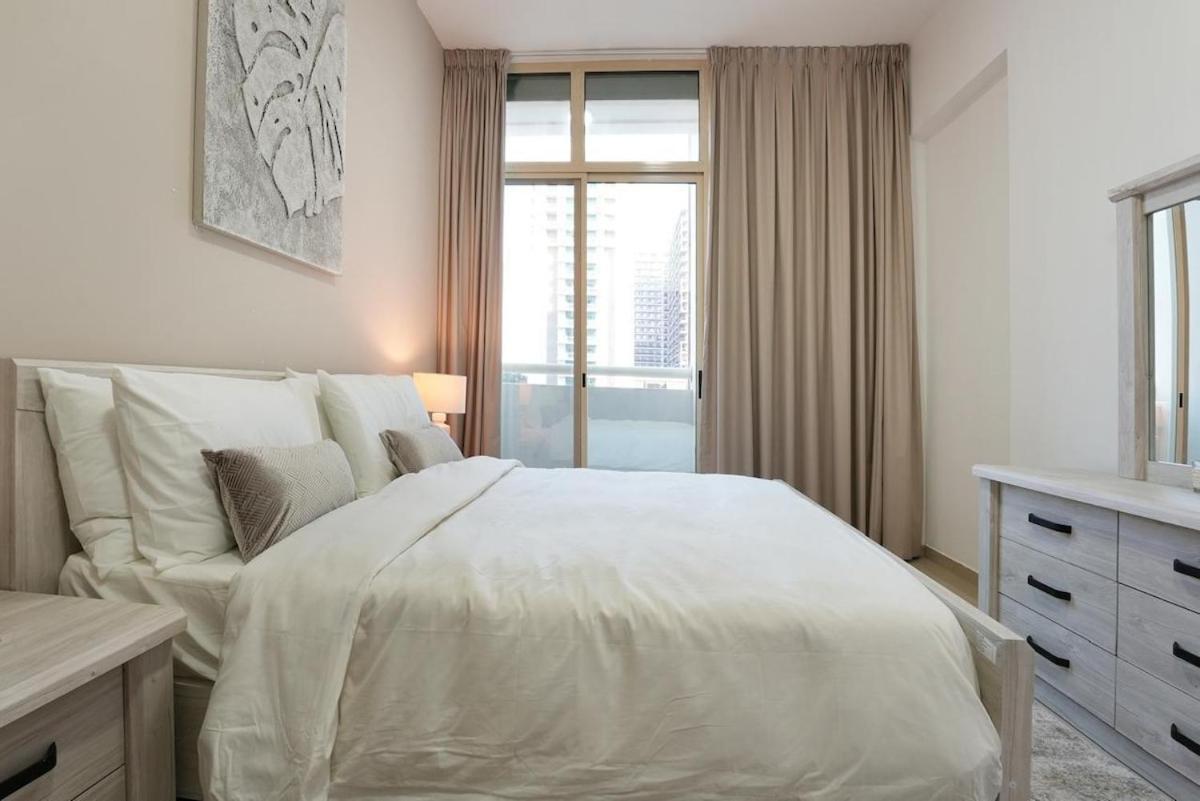 1 Bedroom With Gym Pool Apartment
